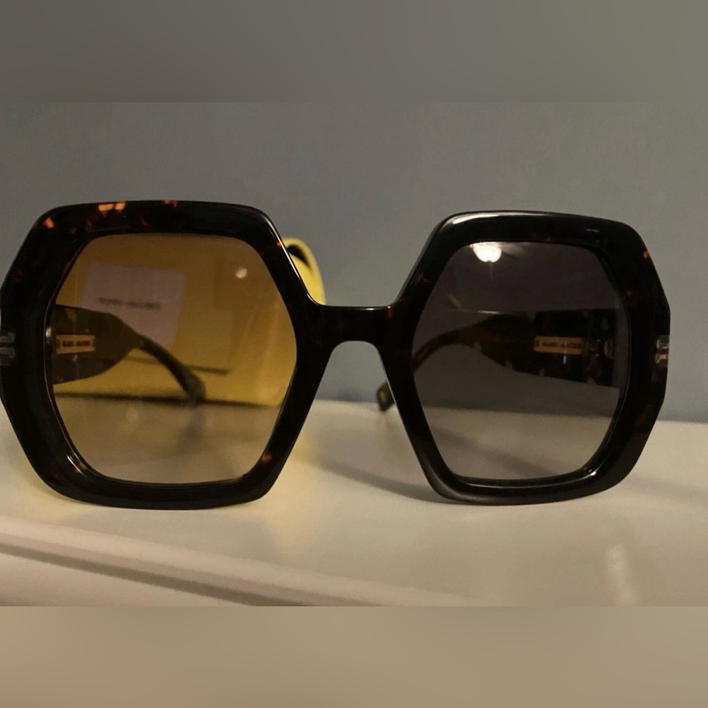 Marc Jacobs Tortoiseshell Hexagon Sunglasses with Brown Gradient Lenses